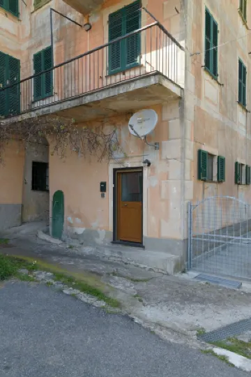 2 Bedroom Apartment in Levanto - Perfect For Visiting The Cinqueterre In Italy!