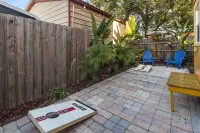 The Palms of Tampa - Private Courtyard