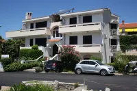 En-suite room Helena nr. 1 in town Krk with air conditioning, WiFi, parking