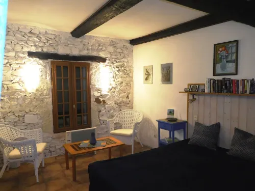 Apartment in priv. holiday home