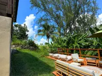 Little Diamond Jungle Home, Panoramic Ocean Views, 2 Verandas &Tropical Garden Các khách sạn ở 