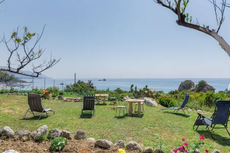 Rainbow mazonete, Pelekas beach, 40 meters from the sea
