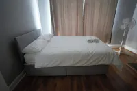 Westwick Gardens Retreat - 4 Bedroom House