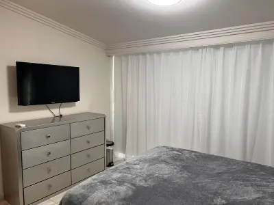 New! Beach Villa in Dorado del Mar! Walk to the beach, restaurants, pool, casino Local Story附近的飯店