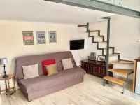 Cozy studio with terrace in Cascais