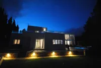 Large Modern Villa, Private Pool & Garden, Close to San Agustin & San Antonio