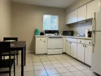 Spacious End-Unit 1-bedroom apartment with AC and WiFi in enjoyable Texarkana