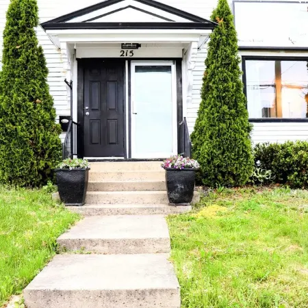 River View by the Border, stylish cozy centrally located in downtown St Stephen!