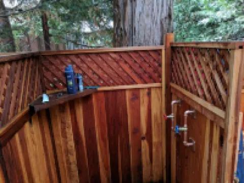 Arrowhead, A/C, Private Jacuzzi, Huge Backyard, 65" TV, Fully Stocked, Dogs OK.