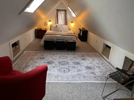 Charming Tiny House on Private 5 Acres Whidbey Island