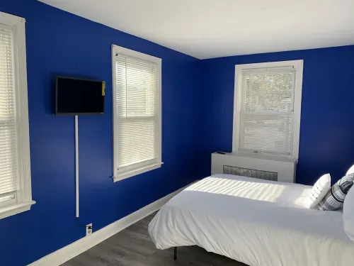 Royalty Homes - College Style 3 bedroom Apartment