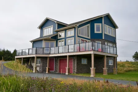 Executive Home Stunning Ocean View, St John's 10 min  Sauna, Firepit, Fitness Rm