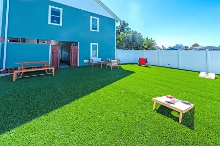 Coastal escape, steps away from the waves!