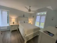 La Belle Bleue sur le Lac, 4 bedrooms, 2 bathrooms, Spa, indoor and outdoor fireplaces