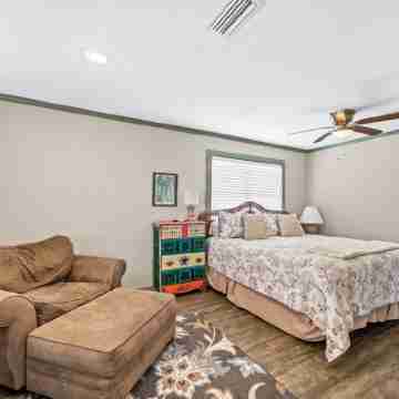 Lagoon Waterfront West Beach Property ..Best Location & Sunset Views!  Sleeps 9! Rooms