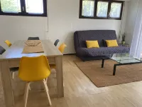 Large T3 loggia in house 500m from the beach