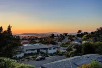 Sunset Spanish Villa W/ Pool, Pool table, BBQ +