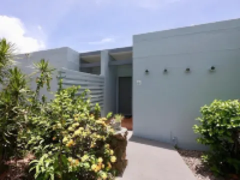 Luxury Beachside Escape with Private Pool, Generator n Great WiFi!