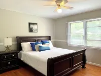 5 bedroom Hampton House with pool