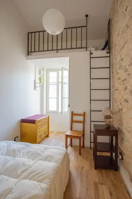 Small renovated house with terrace in the heart of St Pierre d'Oléron Hotel a Saint-Pierre-d'Oleron