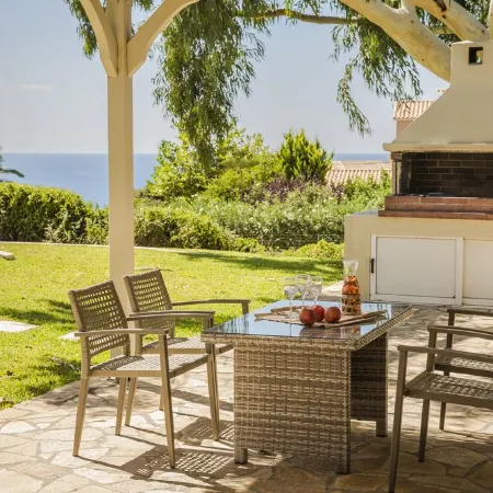 SUPERB LOCATION Luxury 5 bed villa, pool, sea view, beach / restaurants close by