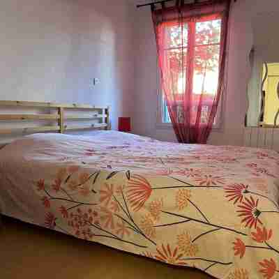 Appartement R de C, Terrasse, Parking, Proche de la mer Dans Résidence Sécurisée Rooms