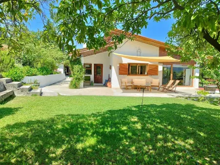 Cottage in Amarante-Porto Отели в г. Амаранте