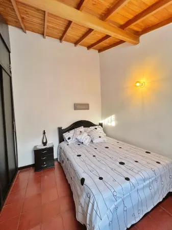 Cozy apartment just 20 minutes from the AIRPORT!