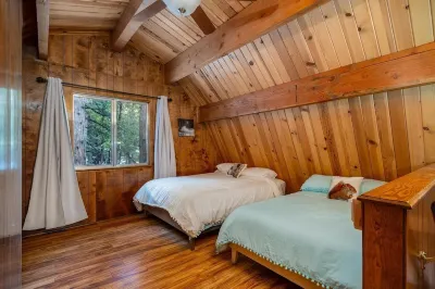 Thanksgiving 2025 at Sugar Bear Cabin, Snow Play or Ski Dodge! 14 Min Away! Pinecrest Lake附近的飯店