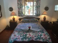 Relaxing Carrillo Bay-Walk to Beach, Restaurants,  3-7 bdrms great for families.