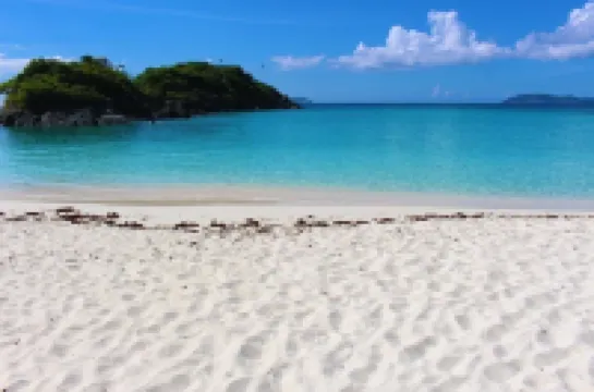 On the Water with Style, 5 minute walk to Beach along the Marina