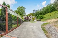 Luxury Home walking distance to Downtown