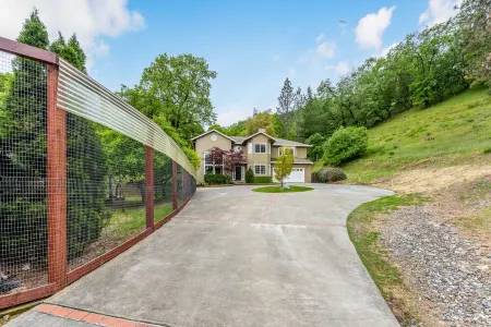 Luxury Home walking distance to Downtown