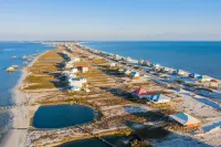 Pool! DOCK! Two Master Bedrooms. Private & public beach access. Sleeps 12