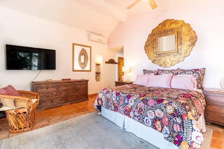 Large 3 bed 3 Bath Penthouse! Ocean front! Spacious outdoor area! Mexican Decor!