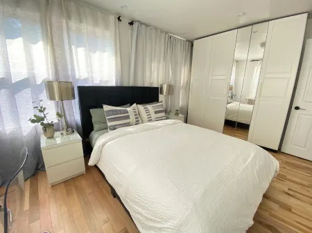 PET friendly - Sunny 1 Bedroom Apartment ,