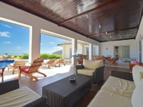 Direct Beachfront 6 BDR/en-suite /maid included. Excellent service. Rare gem (A) Hotels in Guana Bay
