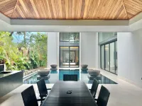 Luxury Architectural Gem in the Jungle - 5 Bdrms - Lots of Wildlife