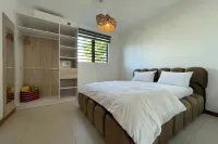 5-star villa 200 m from Trou aux Biches beach Hoteles en 