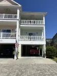 Modern Beach House w/ Ocean View - 2 min walk to the beach!