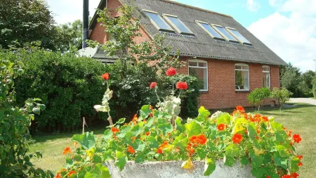 Very popular house with a wonderful location on a child-friendly beach.