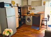 Le Ravenale Romantic bungalow with private Jacuzzi just a stone's throw from the sea