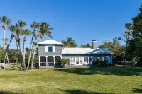 Beautiful Ground Floor Siesta Key  Unit Heated Pool,  Beach and Fishing Pier