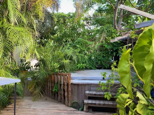 Relaxing Loft Studio Cabin - 5 min from the beach!