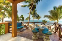 Coconut Row Boutique Hotel