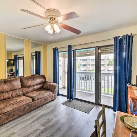 Seaside Corpus Christi Condo at the Villa del Sol!