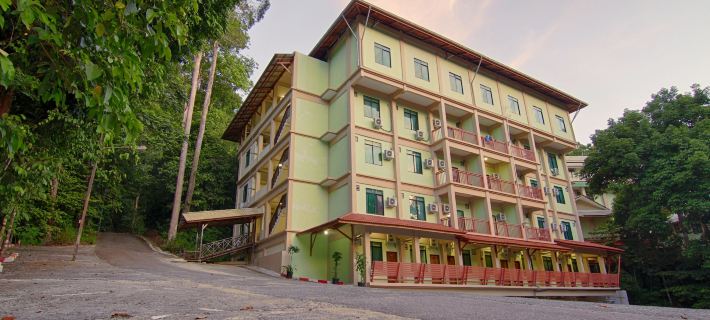 Borneo Tropical Rainforest Resort Hotels in Miri