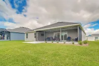 Pool Access & Screened Patio: Home in the Villages - parking