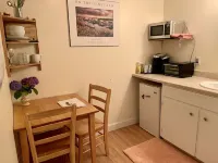 Cozy efficiency apartment/heated pool
