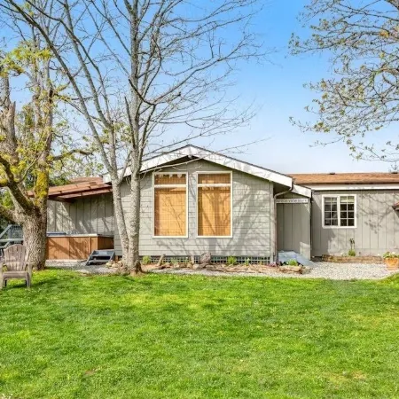 Deer Harbor Cottages